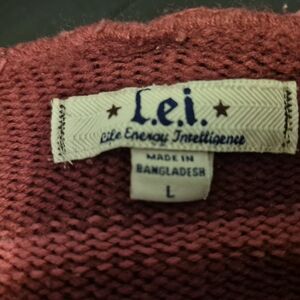 lei Women's Sweater